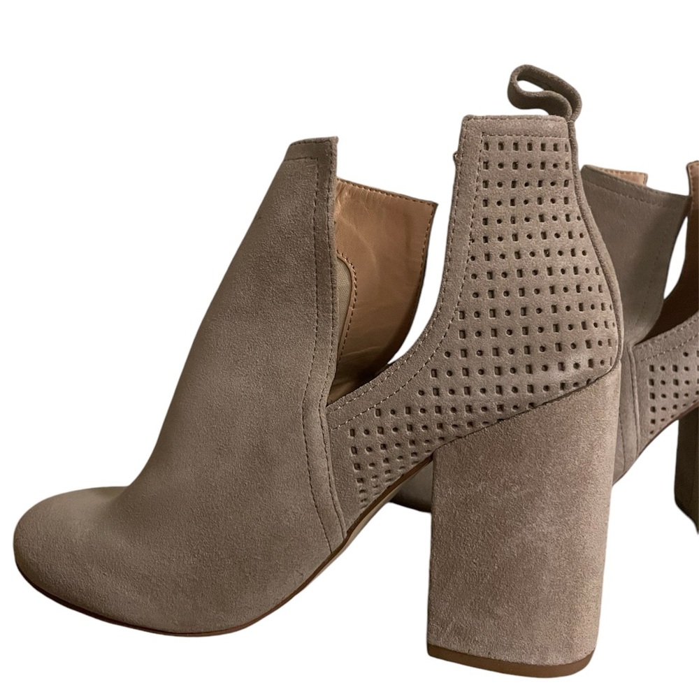 Steve Madden Nomad Taupe Suede - Picture 7 of 8